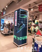 郑州特步专卖店室内P3直角LED显示屏
